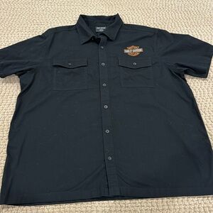 MINT HARLEY-DAVIDSON MENS BUTTON DOWN SHIRT SIZE XXL
PET/SMOKE FREE HOME